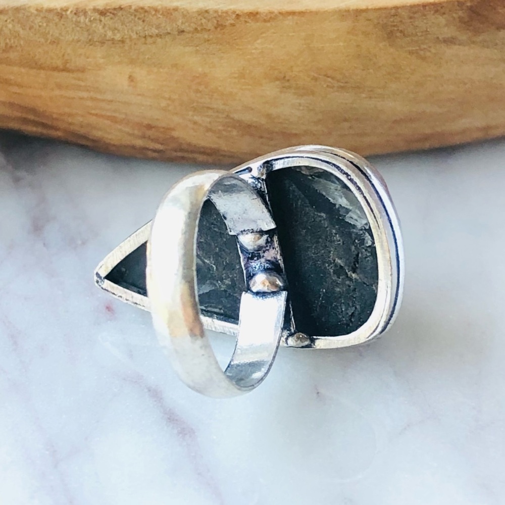 Silver Labradorite Statement Ring - Picture 9 of 10